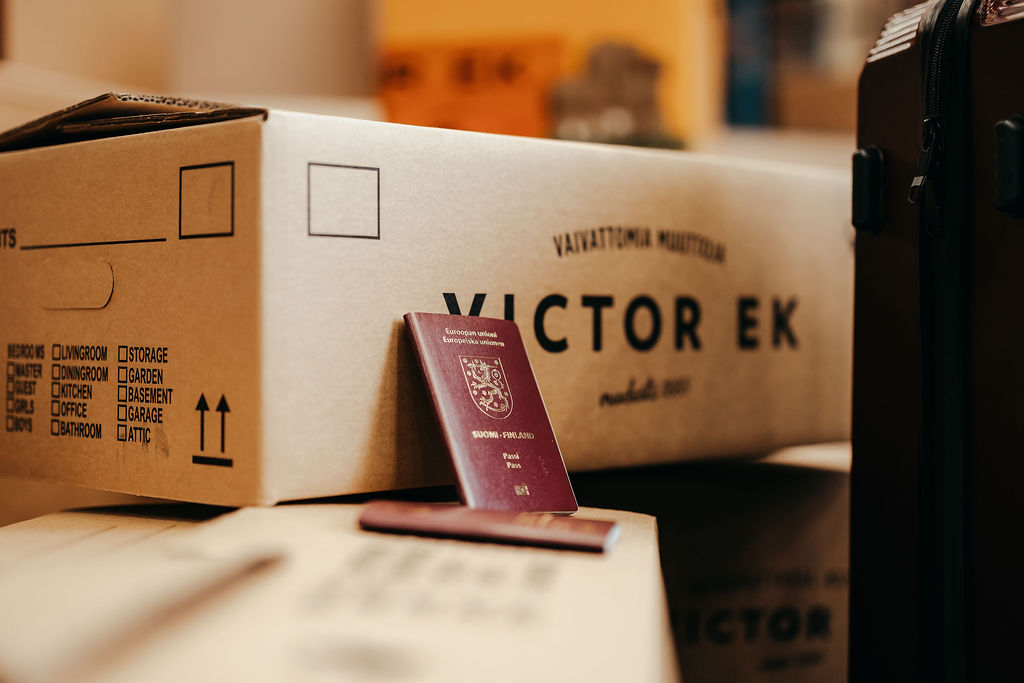 International move from Finland abroad with Victor Ek
