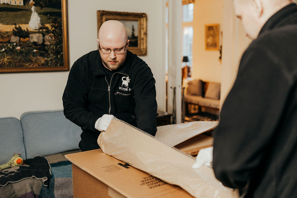 Moving service for your home move in Finland by Victor Ek