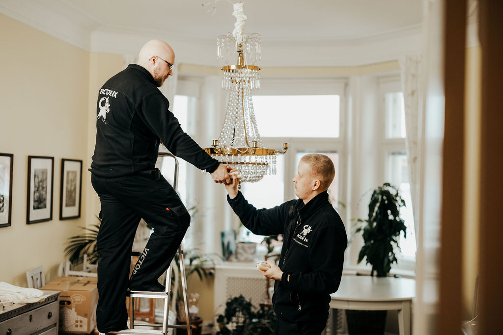 Paras muuttofirma on yleensä yhdistelmä kokemusta, monipuolisia palveluita, läpinäkyvää hinnoittelua, laadukasta asiakaspalvelua ja modernia kalustoa.